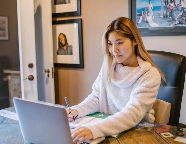 中產(chǎn)家庭美國留學