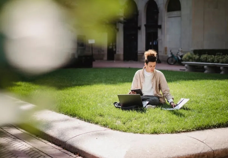 美國本科碩士留學(xué)費用